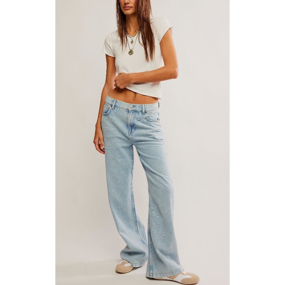 Free People We the Free  Light Wash Blue Wide Leg Jeans Size 32 NWT